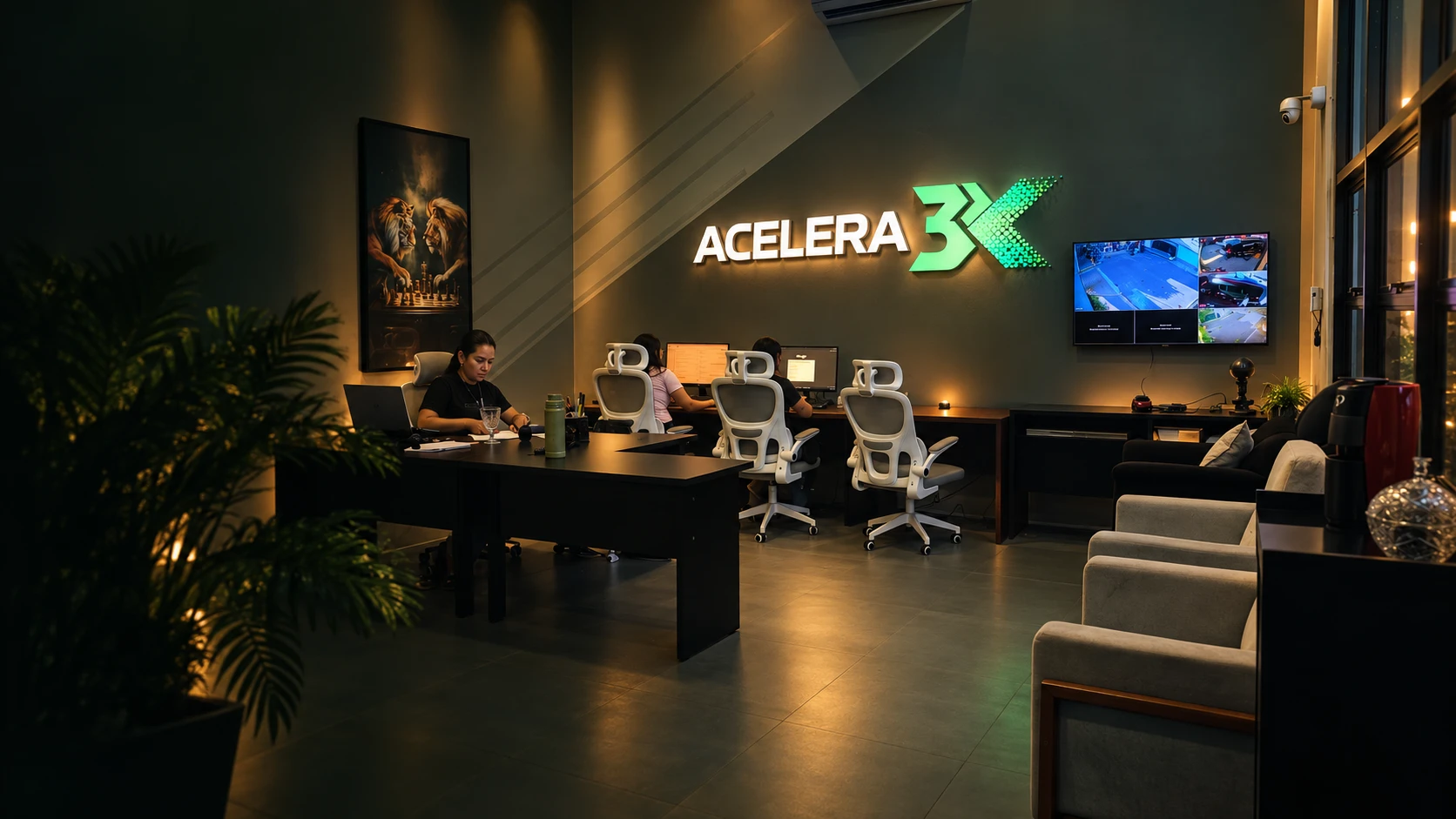 Equipe da Acelera 3X trabalhando no escritório em Fortaleza